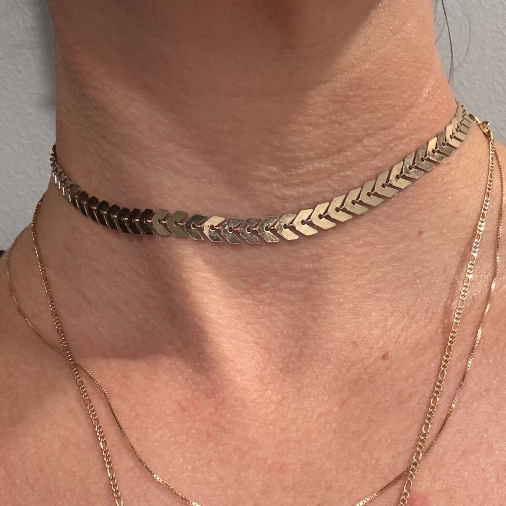 Chevron Pattern Gold Choker - Picture 6 of 6